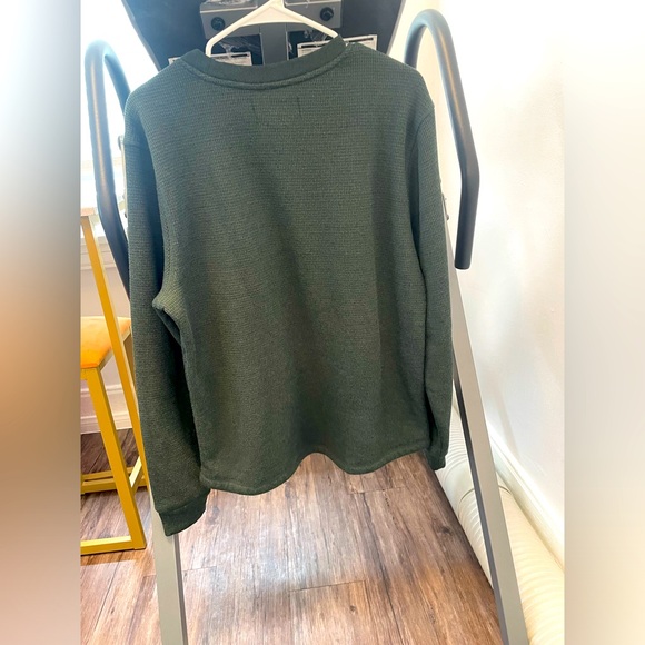 Thick, warm, long sleeved sherpa lined crewneck sweater, size M. - Picture 2 of 3